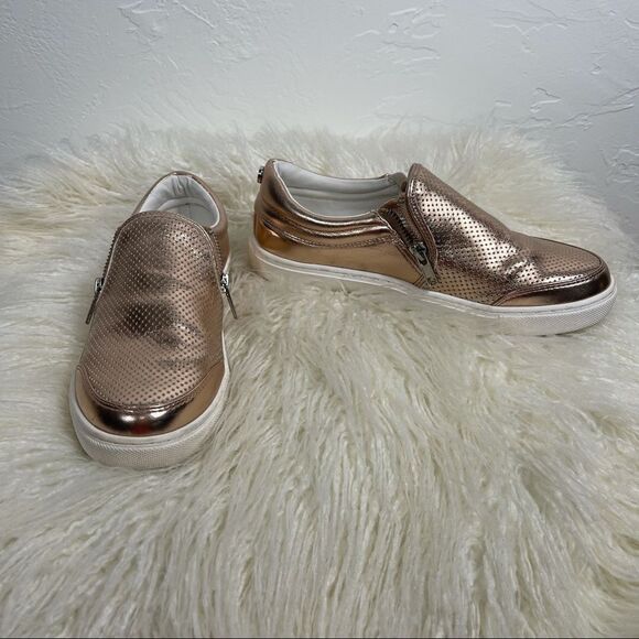 Steve Madden Ellias Rose Gold Slip On Sneakers - Picture 4 of 9